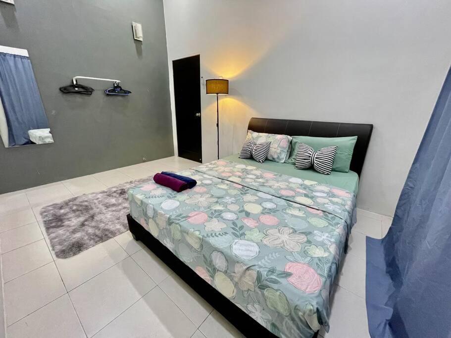 Comfort 36 Entire House At Alma Bukit Mertajam Bagian luar foto