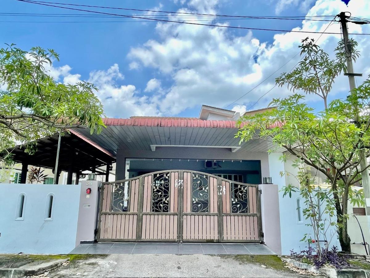 Comfort 36 Entire House At Alma Bukit Mertajam Bagian luar foto