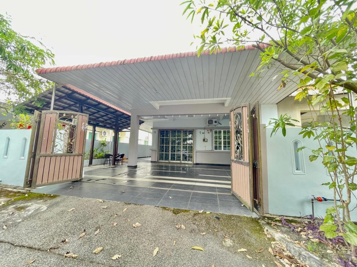 Comfort 36 Entire House At Alma Bukit Mertajam Bagian luar foto